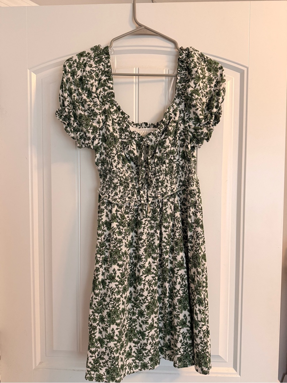 Francesca's Collections White and Green Floral Square-Neck Mini Dress